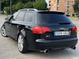 AUDI S4 Avant 4.2 V8 quattro //manuál 6 seb.//