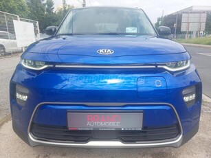 KIA SOUL EV 64kWh Platinum LED/NAV/KAM/BŐR/ÜL.FŰT-HŰT/KÖV.TEMP/SÁV/HIFI/AND/APP