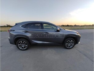 LEXUS NX 300h Luxury Safety Driving CVT Hibrid garanciás 2027-ig. Magyarországi. Magánszemélytől. Végig szervizkönyves