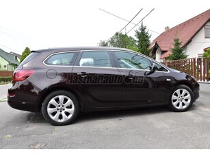 OPEL ASTRA J Sports Tourer 1.4 T Cosmo