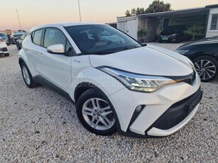 TOYOTA C-HR 1.8 Hybrid Comfort Business e-CVT Távolságtartó tempomat! Led! Telefontükrözés!