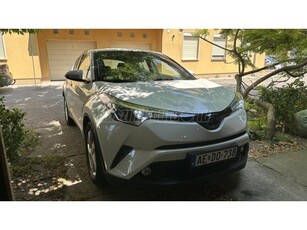 TOYOTA C-HR 1.8 Hybrid Dynamic Comfort e-CVT CarPlay - Téli-Nyári gumi - Garancia - Friss szerviz