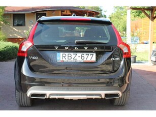 VOLVO V60 Cross Country 2.4 D [D4] AWD Summum Geartronic