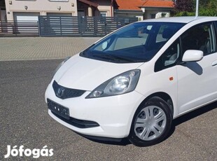 Honda Jazz 1.2 Trend Végig Vezetett Szervizkönyv!