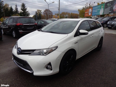 Toyota Auris Touring Sports 1.8 HSD Lounge (Aut...