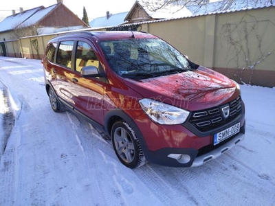 DACIA LODGY 1.5 Blue dCi Stepway (7 személyes )