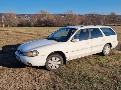 Ford mondeo ghia 2.0 Mkii