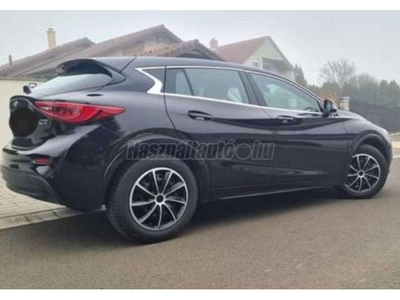 INFINITI Q30 1.5d Business H15