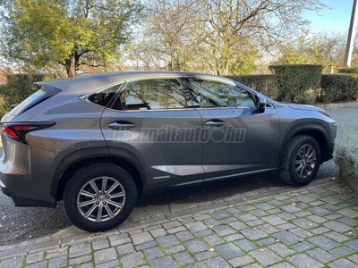 LEXUS NX 300h Comfort&Navi FWD CVT