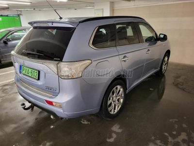 MITSUBISHI OUTLANDER 2.0 PHEV Instyle Navi 4WD CVT 91 százalékos akkumulátorral!!