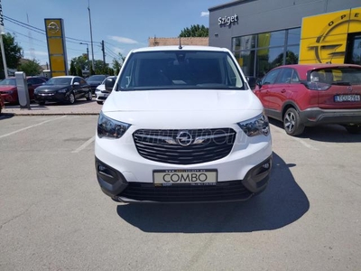 OPEL COMBO Cargo 1.2 T L1H1 2.0t Cargo Edition Benzines kisáruszállító városi használatra. nincs többé AD-Blue probléma!