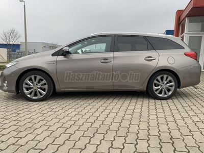 TOYOTA AURIS Touring Sports 1.8 HSD Lounge (Automata) GYÁRI ÁLLAPOT. 2 ÉV GARANCIA