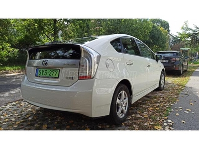 TOYOTA PRIUS PLUG-IN 2013 - kamera - navi - ülésfűtés