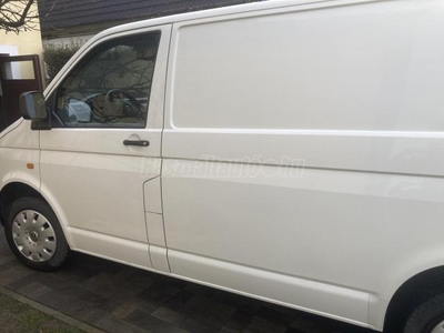 VOLKSWAGEN TRANSPORTER T5 1.9 TDI Caravelle Comfortline