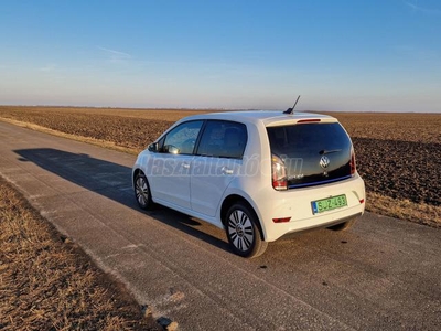 VOLKSWAGEN UP e-Up! Gyári garancia. nagy akku. CCS