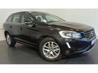 VOLVO XC60 2.4 D [D4] Momentum Geartronic