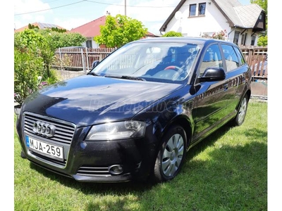 AUDI A3 1.6 TDI e Attraction DPF