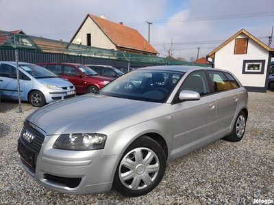 AUDI A3 1.6 Attraction Hagyományos 1.6 Szívó BE...