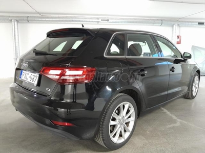 AUDI A3 Sportback 1.6 TDI Basis MAGYAR_81.948 KM_XENON_ÜLÉSFŰTÉS_NAVI_PDC_SZ.KÖNYV