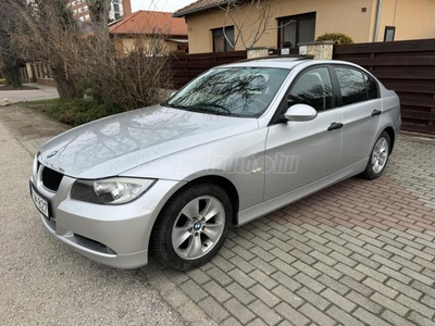 BMW 318i Friss műszaki. friss olaj. vonóhorog. ülésfűtés