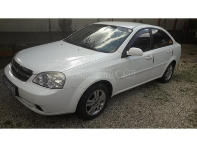 CHEVROLET LACETTI Sedan 1.4 16V Plus AC (SE)