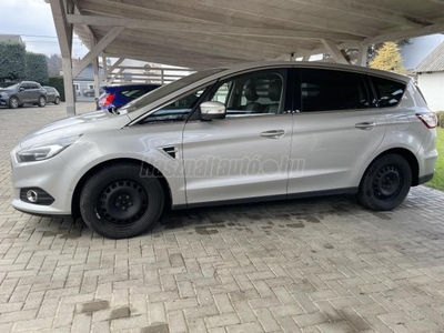 FORD S-MAX 2.0 TDCi Titanium [7 személy]