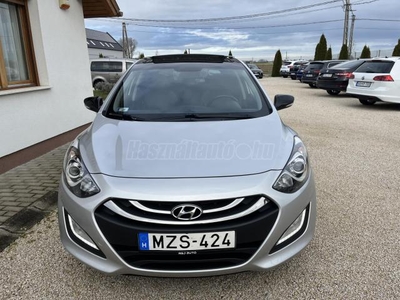 HYUNDAI I30 1.6 MPi Go! Brasil Plus MAGYARORSZÁGI.1.TULAJ.95 EZER KM.PANORÁMA TETŐ