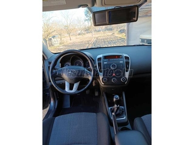 KIA CEE'D 1.4 EX