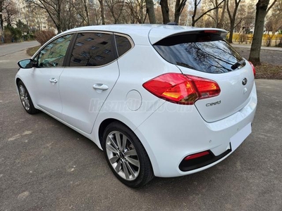 KIA CEE'D 1.6 GDI EX TÖRÉSMENTES. GYÁRI NAVIGÁCIÓ. ÜLÉSFŰTÉS. TEMPOMAT