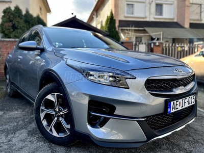 KIA XCEED 1.5 T-GDI X-Silver Kamera/Navi/71.000Km/CarPlay/AndroidAuto/Sávtartó/Kormányfűtés