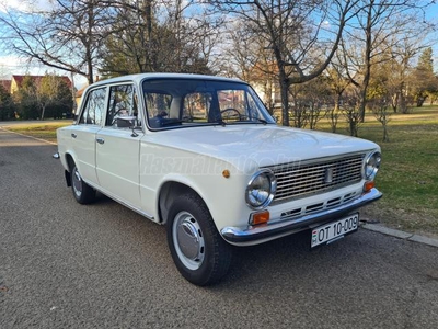 LADA 2101 Muzeális minősítésű (OT rendszám)