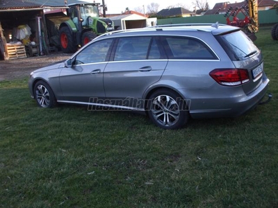 MERCEDES-BENZ E 220 BlueTEC T Elegance