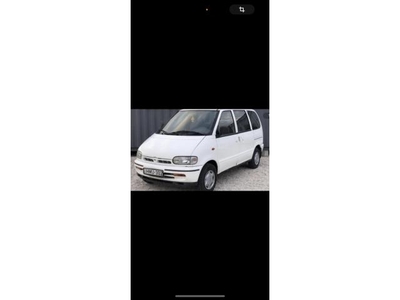 NISSAN SERENA 1.6 SLX SV 8 személyes kisbusz