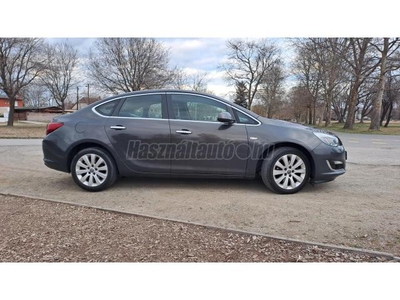 OPEL ASTRA J Sedan 1.7 CDTI Cosmo Notchback