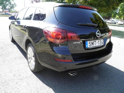 OPEL ASTRA J Sports Tourer 1.4 T Cosmo