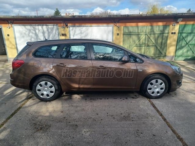 OPEL ASTRA J Sports Tourer 1.6 Enjoy