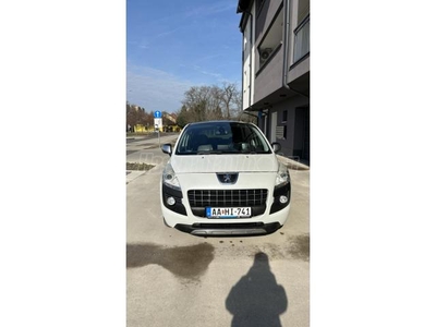 PEUGEOT 3008 2.0 HDi Premium