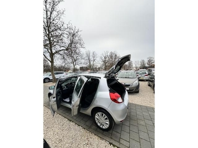 RENAULT CLIO 1.2 TCE Advantage 150 ezer km! SZERV.KÖNYV! KLÍMA TÉLI NYÁRI KERÉK!