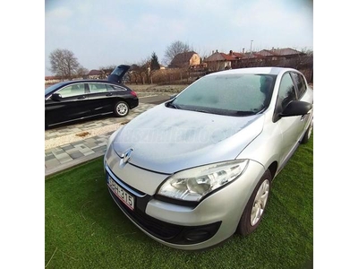 RENAULT MEGANE 1.6 Advantage