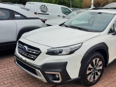 Subaru Outback 2.5 Platinum CVT 8 év km korláto...