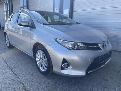 TOYOTA AURIS 1.6 Live Becsületesnepper