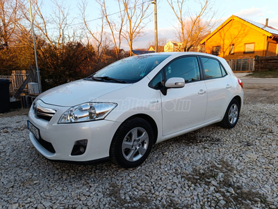 TOYOTA AURIS 1.8 HSD Sol Navi (Automata)