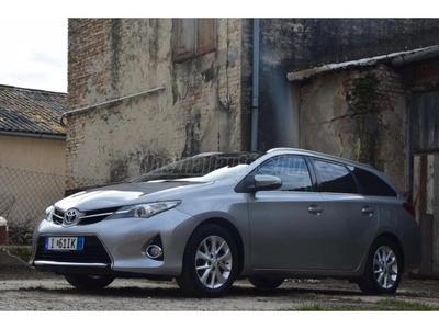 TOYOTA AURIS Touring Sports 1.6 Live PANORÁMA TETŐ! TOLATÓKAMERA!