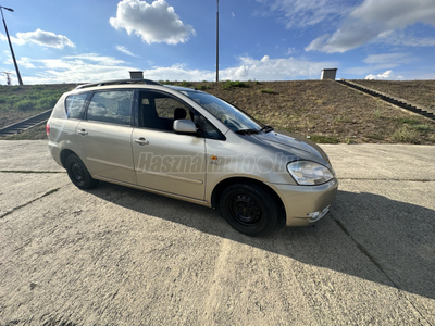 TOYOTA AVENSIS VERSO 2.0 D-4D