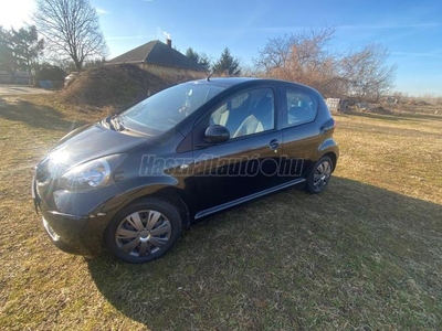 TOYOTA AYGO 1.0 Black