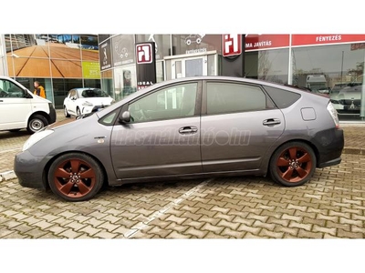 TOYOTA PRIUS 1.5 HSD 2006 (Automata) 2007.06 havi -téli+nyári szett szép állapot!