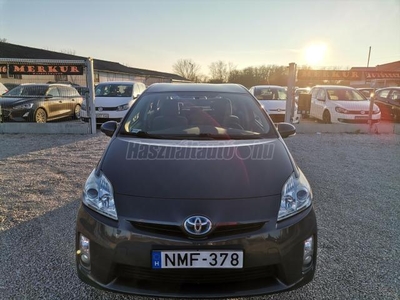 TOYOTA PRIUS 1.8 HSD(Automata)