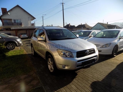 TOYOTA RAV 4 Rav4 2.2 D-4D 4x4 Sol