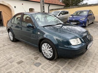 VOLKSWAGEN BORA 1.6 Comfortline 176.000 KM!!