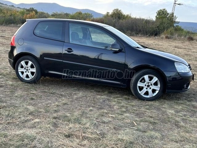 VOLKSWAGEN GOLF V 1.6 Perfekt